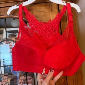 NEW NWT 46F Elegant Red Lace Front Closure Bra.  MUST BE BUNDLED